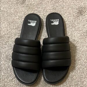 Sorel Black Quilted Slide Sandals size 8